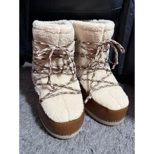 Universal Thread Womens Cream Faux Shearling Moon Boots Water Repellent Size 9